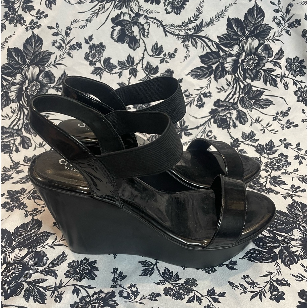 Charles David Wedge like new size 7.5